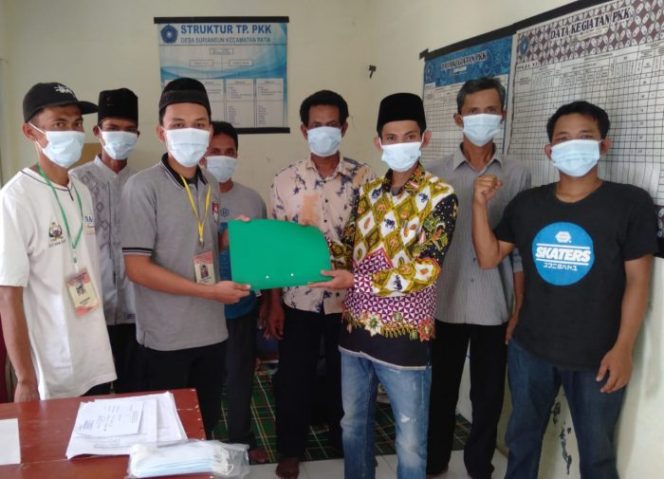 
 Anggota PWI Pandeglang Daftarkan Diri jadi Calon Kades Surianeun