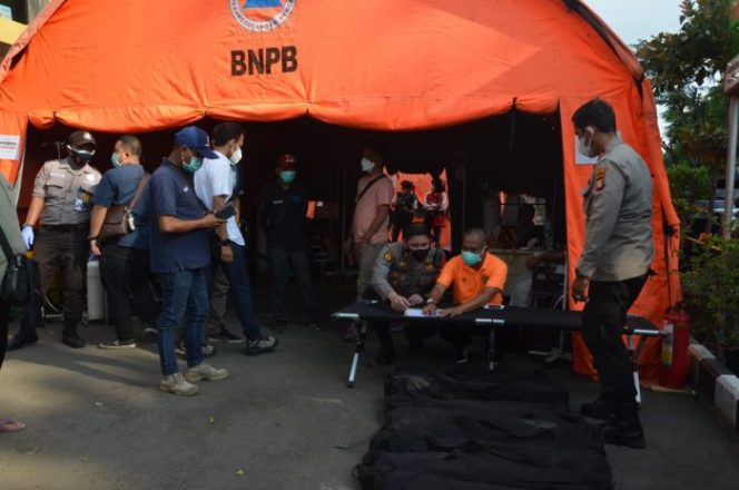 
 Polrestro Bekasi Kota Sumbang Pelbet untuk RSUD Chasbullah Abdul Madjid