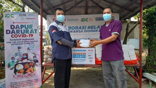 
 Sahabat Dhuafa Salurkan Bantuan Makanan Warga Isoman Bekasi
