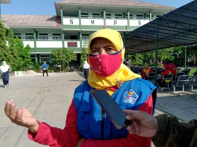 
 Kepala SMPN 42 Pejuang: Antusiasme Pelajar ikut Vaksinasi Tinggi