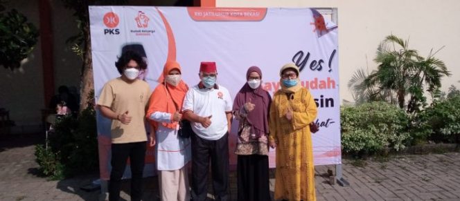 
 Heri Koswara Boyong Anggota Keluarga untuk Vaksin