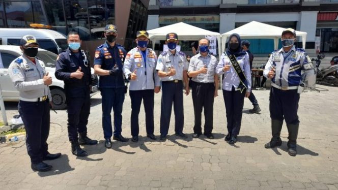 
 Sambut Hari Jadi Perhubungan Nasional, Dishub Kota Bekasi Uji Emisi Gratis Kendaraan Roda 4