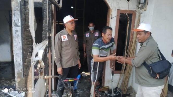 
 PKS Salurkan Bantuan Korban Musibah Kebakaran di Sagaranten Sukabumi