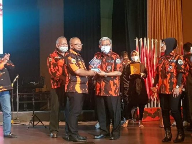 
 Ahmad Heryawan Jelaskan Posisinya di Ormas Pemuda Pancasila Jawa Barat