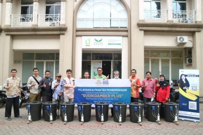 
 Gandeng AWI, Laznas Dewan Dakwah Gelar Pelatihan dan praktik Budikdamber di Kota Bekasi
