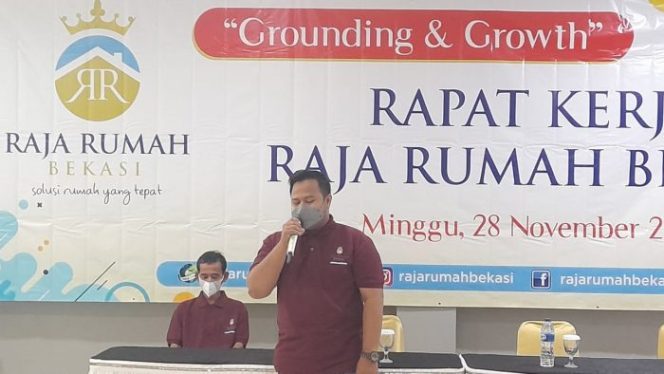 
 Rapat Kerja Raja Rumah Bekasi Optimis Lebih Sukses Di Tahun 2022 Dengan Tim Building