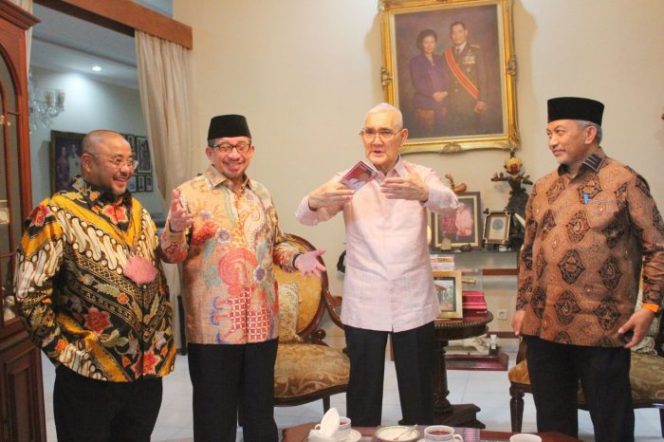 
 Salim Segaf  Aljufri Temui Try Sutrisno, Bicara Demokrasi Jangan Sampai Dibajak Elite