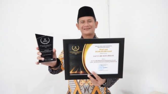 
 LAZ UCare Indonesia Raih Penghargaan BAZNAS JABAR Award