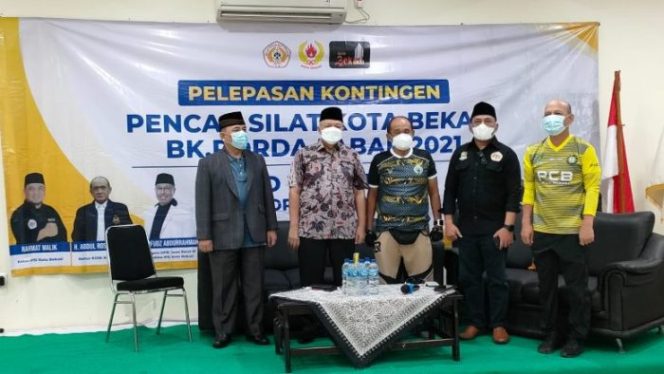 
 Pelepasan Kontingen Pencak Silat Kota Bekasi, Heri Koswara Harap Para Atlet Raih Prestasi Terbaik