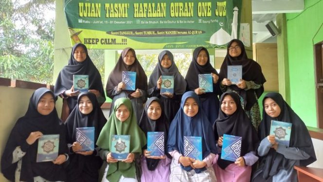 
 Bantu Santri Tahfidz Di Pelosok Teladanku Luncurkan Gerakan Sedekah Seribu Al-Quran