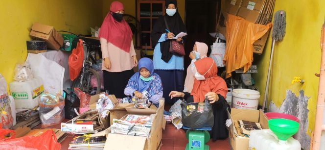 
 Sampah Rumah Tangga Ternyata Menguntungkan