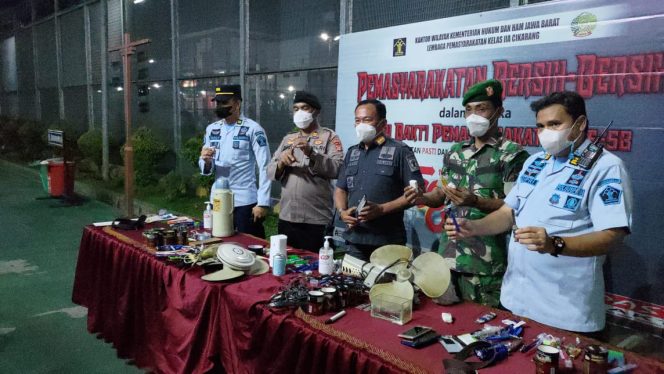 
 Dianggap Membahayakan, Puluhan Barang Bukti Diamankan Lapas Kelas IIA Cikarang