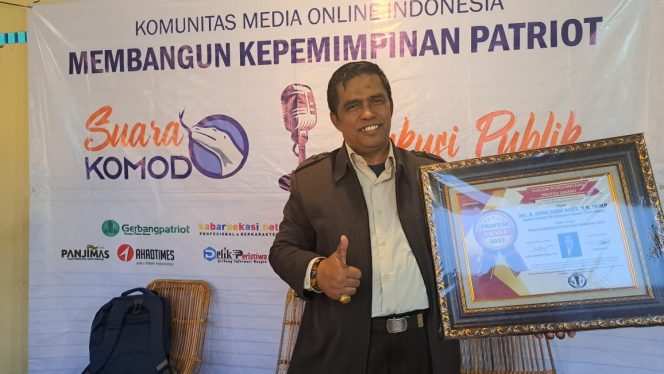 
 Ayung Sardi Dauly Raih Penghargaan Tokoh Pendidikan Nasional Berprestasi Tahun 2022