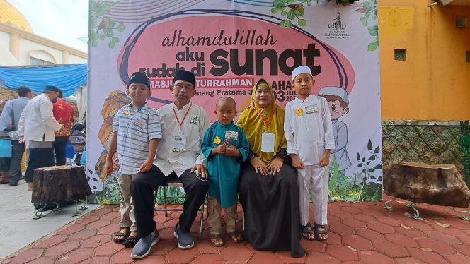 
 Yayasan Baiturrahman Kemang Pratama 3 Gelar Sunatan Massal untuk Yatim Dhuafa