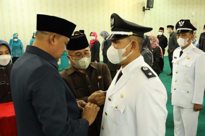 
 Lantik Pejabat Eselon III Dan IV, Plt Wali Kota: Jaga Integritas