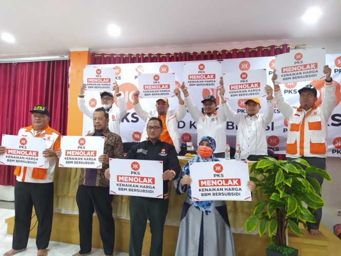 
 DPD PKS Kota Bekasi Tolak Kenaikan Harga BBM Bersubsidi