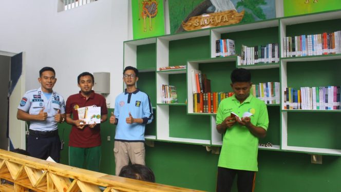 
 Warga Binaan Lapas Cikarang Dapat Donasi Buku untuk Pojok Baca