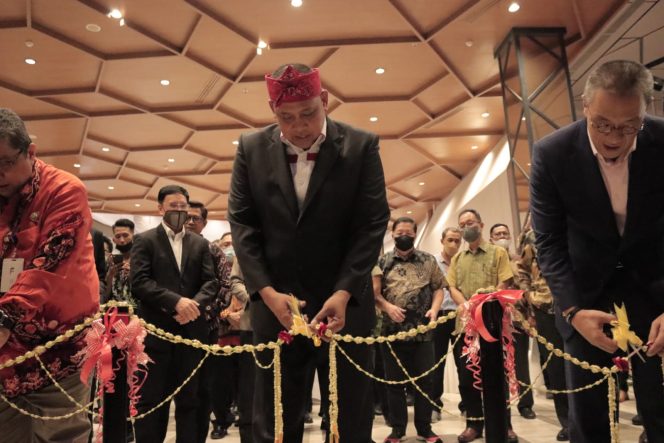 
 PLT Wali Kota Resmikan Sky Bridge Revo Town