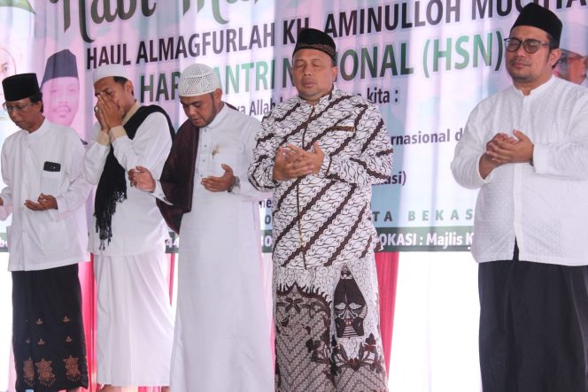 
 Ponpes An-Nur Bekasi Utara Peringati Maulid Nabi, Hari Santri dan Haul Almaghfirlah Aminullah Muchtar