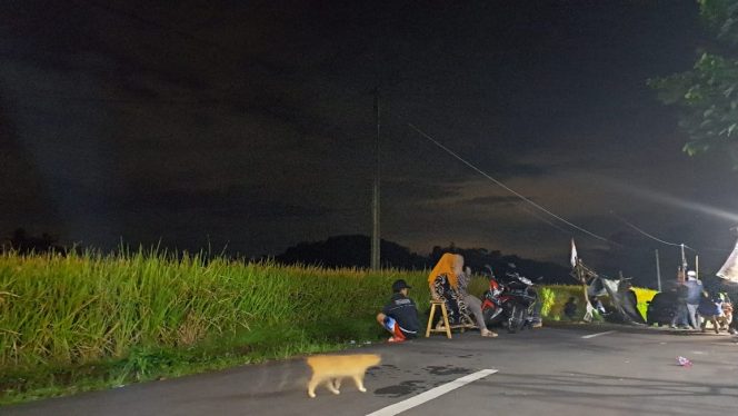 
 [Catatan Jurnalis] Diguncang 3 Kali gempa Susulan, Warga Desa Cisarandi Berhamburan Keluar Rumah