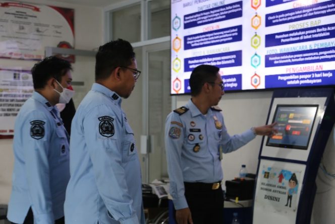 
 Imigrasi Bekasi Melakukan Studi Tiru Dalam Rangka Membangun Zona Integritas Di Kantor Imigrasi Kelas I TPI Semarang