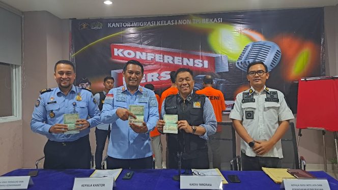 
 3 WNA asal Pakistan Diamankan Imigrasi Bekasi di Apartemen Kemang View