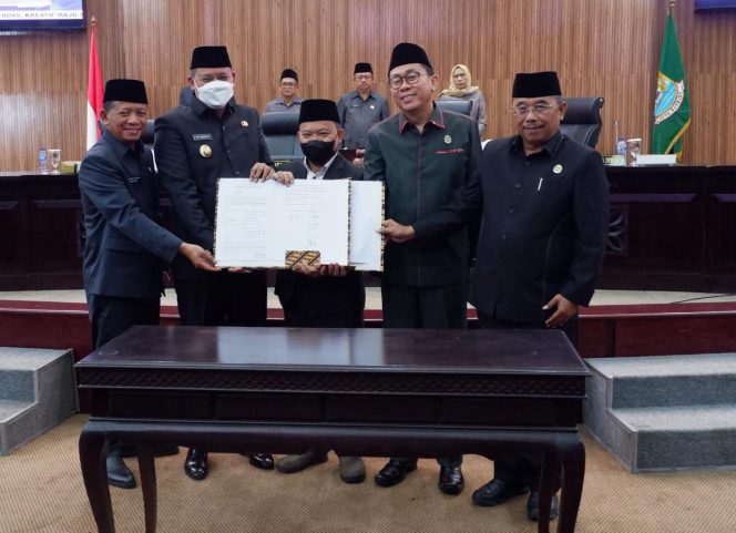 
 DPRD Kota Bekasi Tetapkan 20 Promperda 2023
