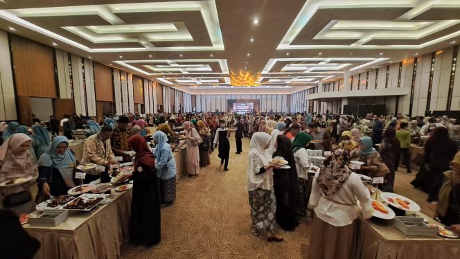 
 Graduation SMAN 5 Tambun Selatan Bekasi Meriah di Ballroom Patriot Santika Mega City