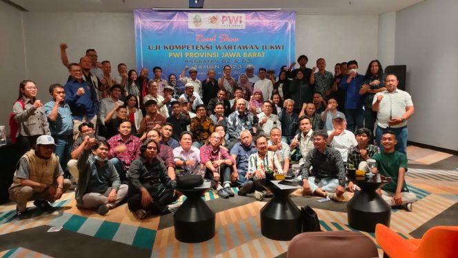 
 Tingkatkan Mutu Profesi, PWI Jabar dan Pemprov Jabar Gelar Roadshow Uji Kompetensi Wartawan di Karawang