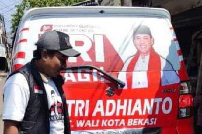 
 Bawaslu Larang Ambulan Pasang Foto Caleg, Bagaimana Petahana?