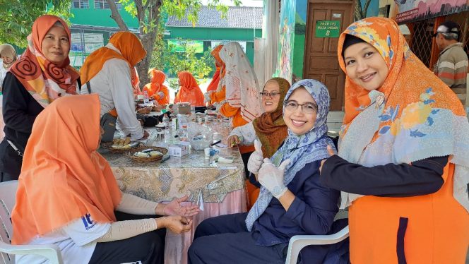 
 2 Srikandi PKS Kebut Sosialisasi Bakal Calon Legislatif di Bekasi Timur