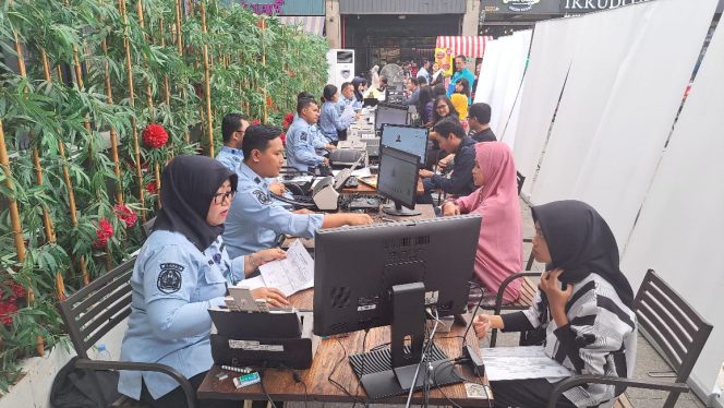 
 Pelayanan Eazy Passport Kanim Bekasi Dinilai Semakin Dekat Layani Masyarakat