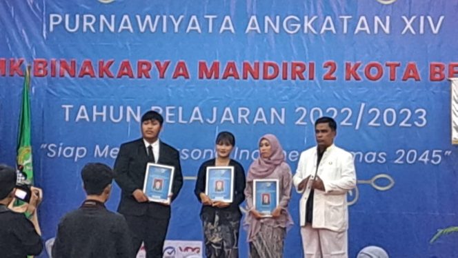 
 3 Siswa SMK Binakarya Mandiri 2 Bekasi Lolos PTN dan Dapat Kunjungan dari Universitas Taiwan