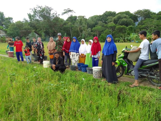 
 Penantian Selama 40 Tahun Air Bersih Kini Keluar dari Perut Bumi Kampung Babakan Jambe Garut