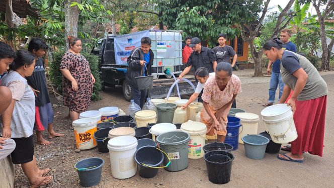 
 Banyumasmedia Salurkan Air Bersih ke Banjarsari, Ajibarang