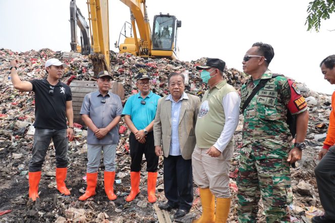 
 PJ Wali Kota Bekasi Tutup TPS Liar Bintara yang Sudah Ada Sejak 31 Tahun Lalu