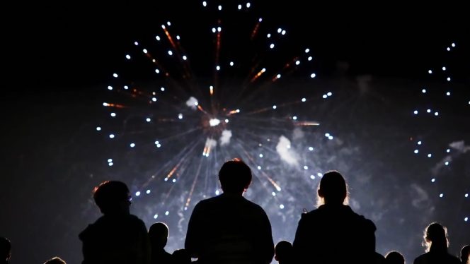 
 Cara Menyikapi Tahun Baru Masehi Menurut Islam