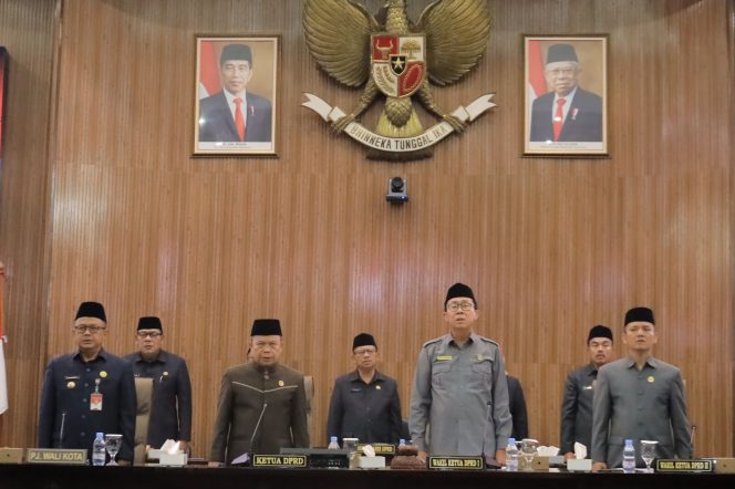 
 5 Perda Ditandatangani Bersama Legislatif dan Eksekutif dalam Paripurna DPRD Kota Bekasi