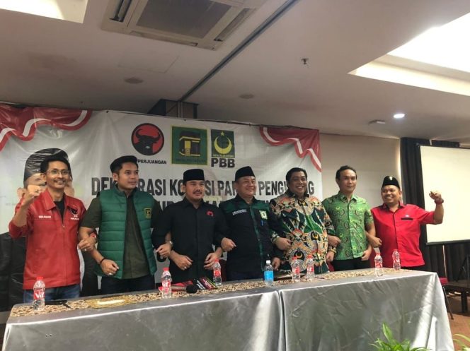 
 Ade Kuswara Kunang Ajak Partai-Partai Kecil Bikin Koalisi Besar Hadapi Pilkada Kabupaten Bekasi 2024