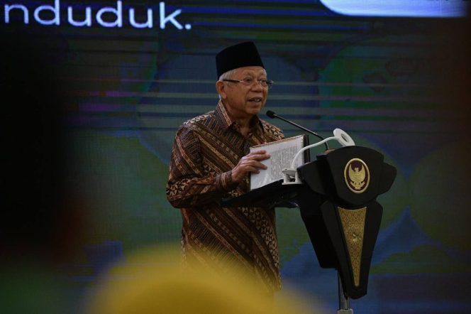 
 Wapres Ma’ruf Amin Berikan Penghargaan UHC Awards kepada 493 Kepala Daerah