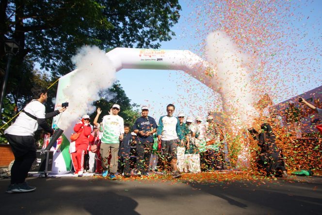 
 Jelang Milad ke-12, HNI Gelar Funwalk Family Tema Sehat, Sejahtera, Berbagi