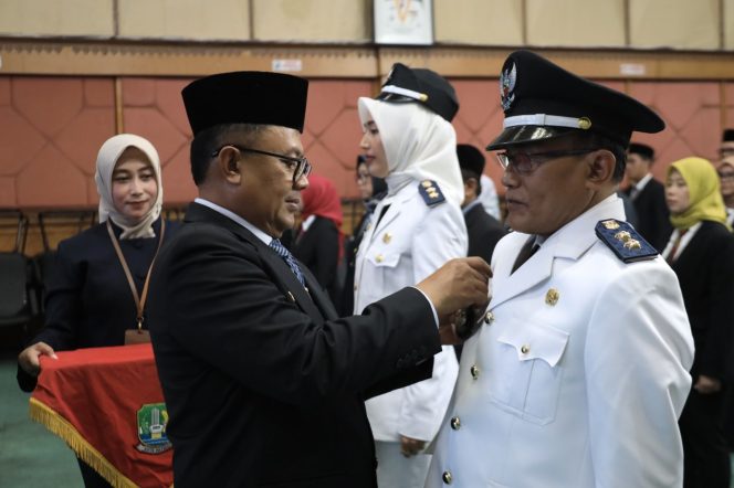 
 Pj. Wali Kota Bekasi Gani Muhamad Lantik Pejabat Eselon IV