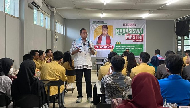 
 Tri Adhianto Diacungi Jempol Mahasiswa Usai Paparkan Program Pembangunan Kota Bekasi