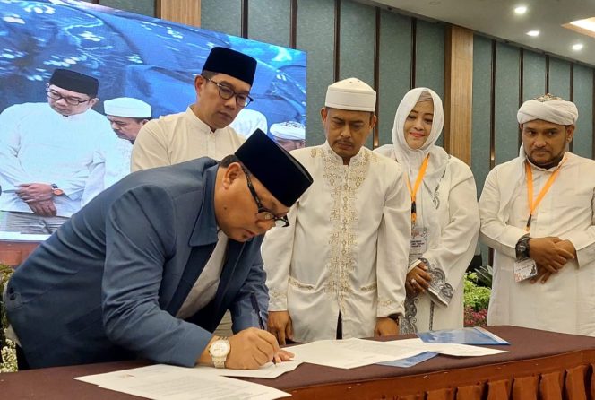 
 Didukung Ulama dan Tokoh Jakarta, Ridwan Kamil – Suswono Teken Pakta Integritas