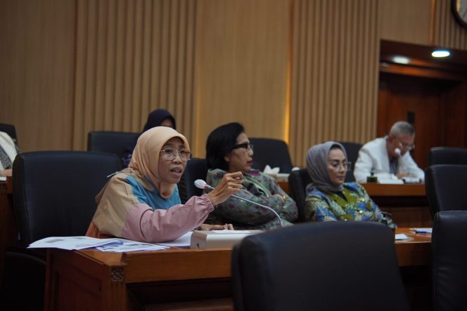 
 Pailitnya Sritex, Netty Prasetiyani Minta Pemerintah Lindungi Hak Pekerja