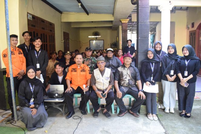 
 Mahasiswa Fikom Ubhara Jaya dan BPBD Gelar Sosialisasi Mitigasi Banjir di Desa Kedung Pengawas