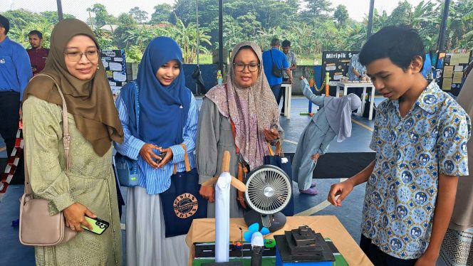 
 Lulus 100% ke PTN, Siswa INISS Bekasi Juga Unjuk Bakat di IPPEX 2025