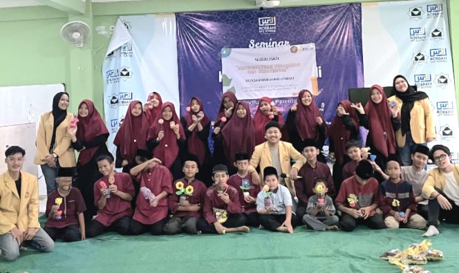 
 Anak-anak Bekasi Sulap Sampah Plastik Jadi Karya Kreatif