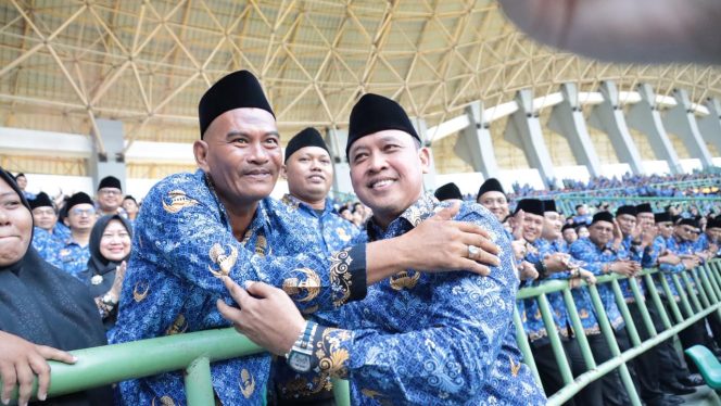 
 Kota Bekasi Pecahkan Rekor Nasional: 7.969 PPPK Dilantik Serentak, Paling Cepat dan Terbanyak di Indonesia