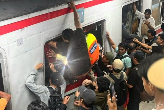 
 Duka dari Bekasi Timur: Saat Para Ibu Tak Lagi Pulang ke Rumah